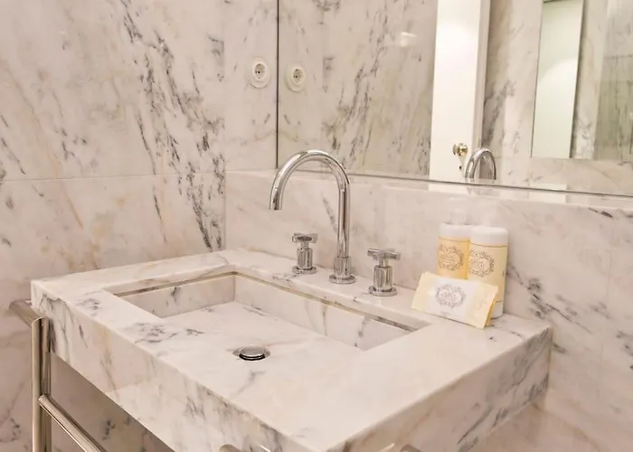 Boutique Rentals- The Clerigos W/ Patio Porto