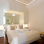 Boutique Rentals- The Clerigos W/ Patio *
