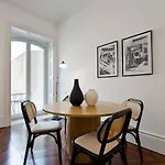 Appartement Boutique Rentals- The Clerigos W/ Patio Porto