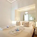 Boutique Rentals- The Clerigos W/ Patio