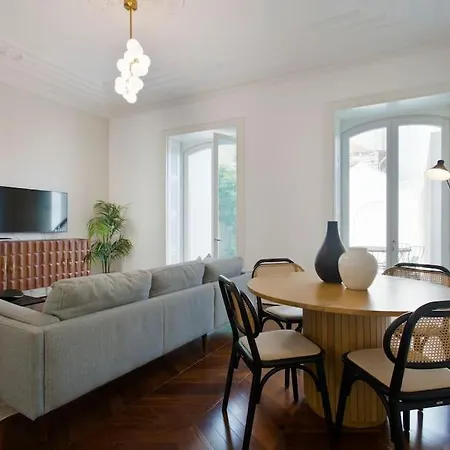 Boutique Rentals- The Clerigos W/ Patio Appartement