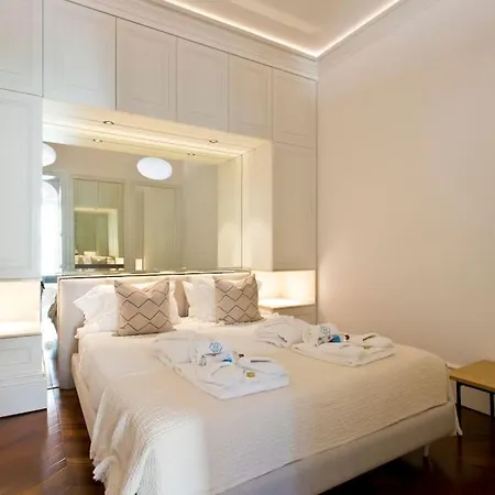 Boutique Rentals- The Clérigos W/ Patio *