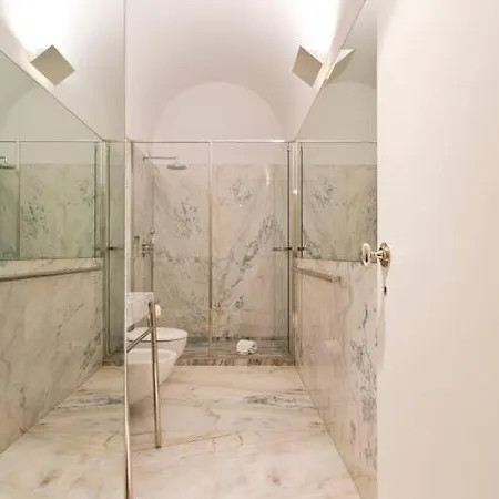 Boutique Rentals- The Clerigos W/ Patio