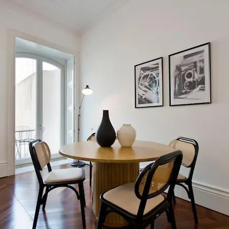 Appartamento Boutique Rentals- The Clérigos W/ Patio Oporto