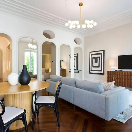 Boutique Rentals- The Clerigos W/ Patio Lejlighed Porto