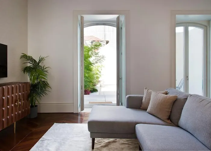 Boutique Rentals- The Clerigos W/ Patio Oporto