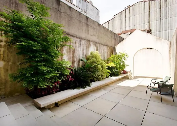 Boutique Rentals- The Clerigos W/ Patio Lägenhet