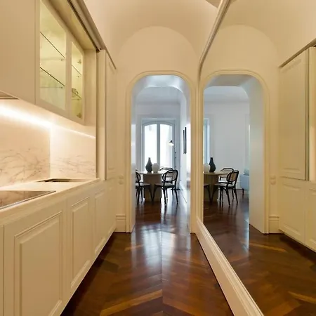 Boutique Rentals- The Clerigos W/ Patio Апартаменты