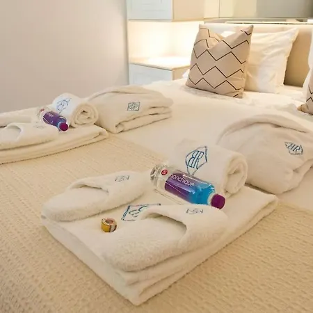 Lejlighed Boutique Rentals- The Clerigos W/ Patio Porto