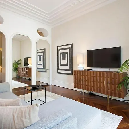 דירה Boutique Rentals- The Clerigos W/ Patio *